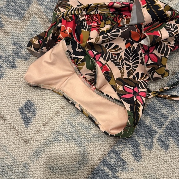 Hutch Mona One Piece Swim Resort 2025 Small NWOT - Picture 6 of 6